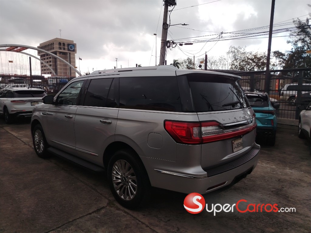 2018 Lincoln Navigator — foto 5 / 12