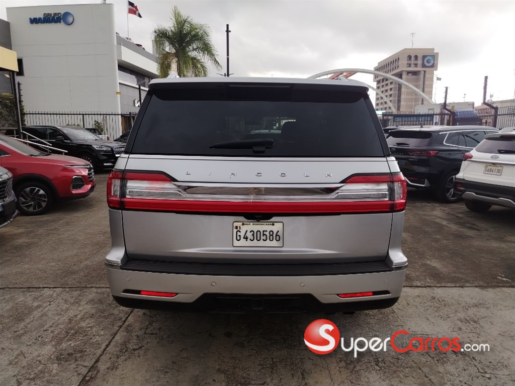 2018 Lincoln Navigator — foto 6 / 12