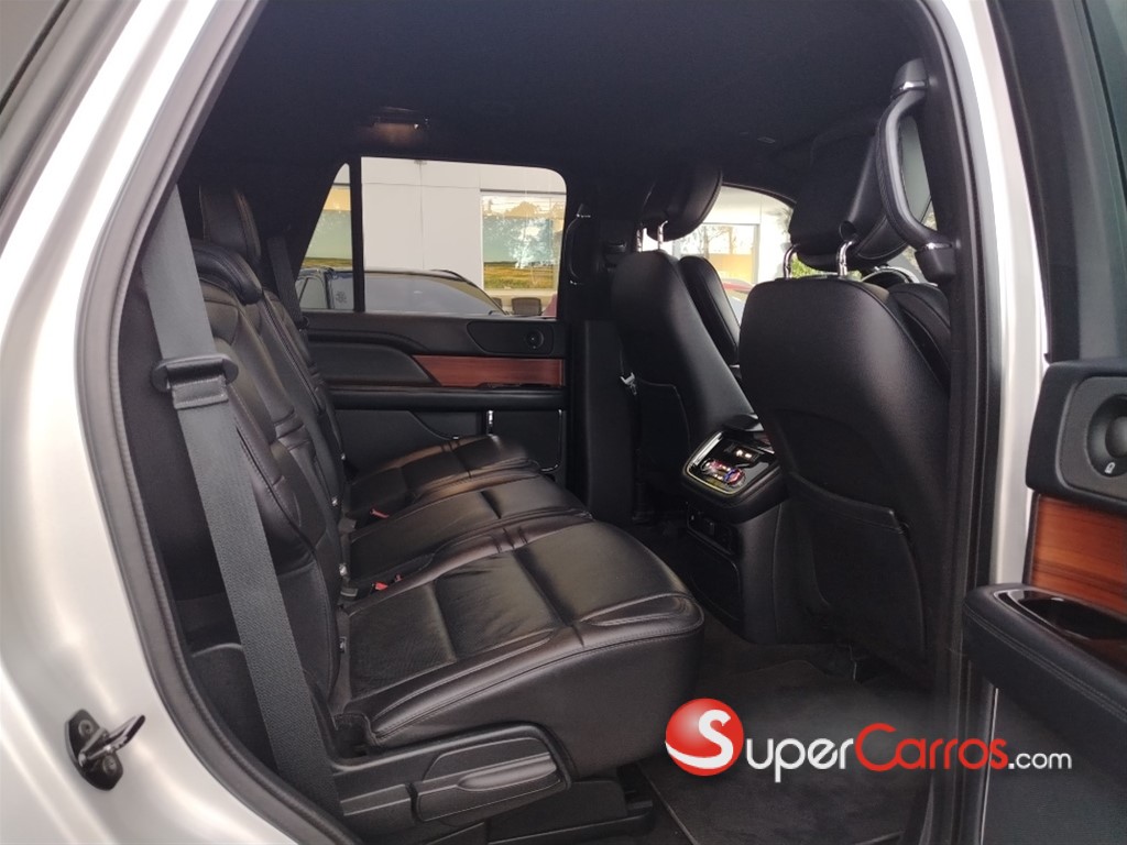 2018 Lincoln Navigator — foto 11 / 12