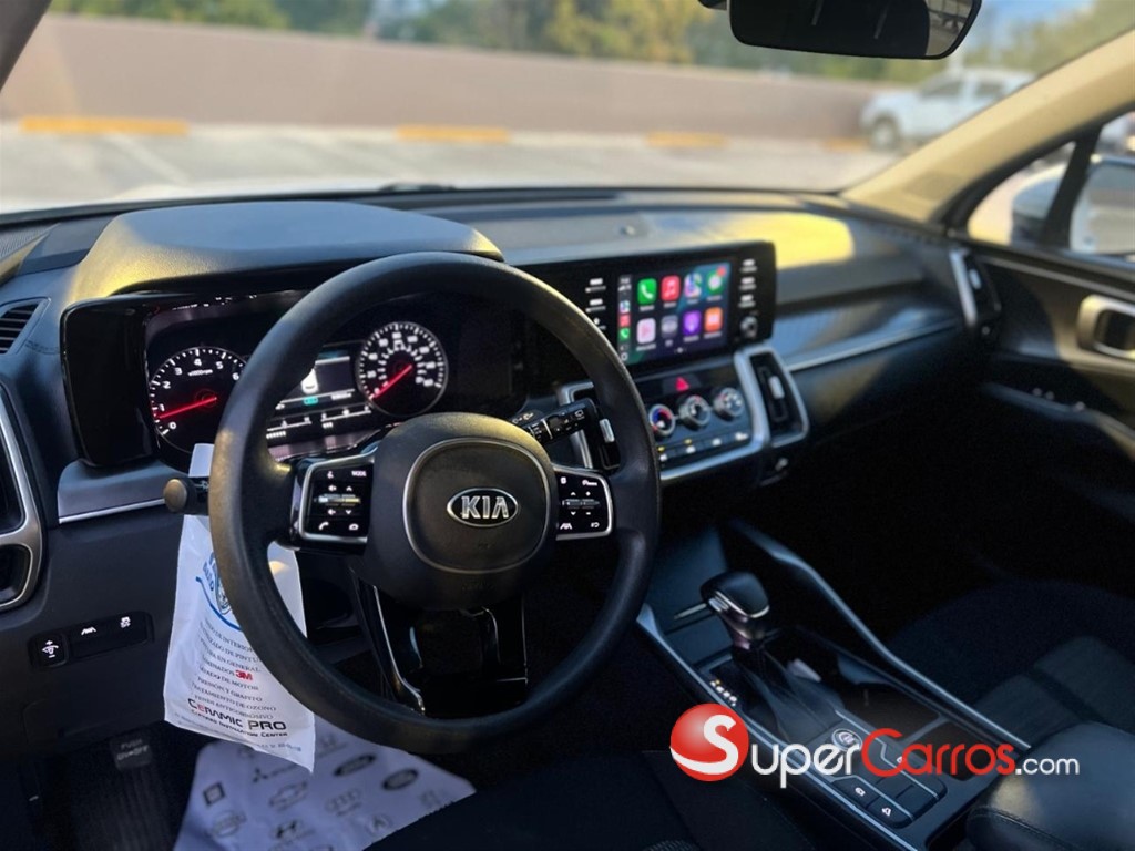 2021 Kia Sorento LX — foto 8 / 10