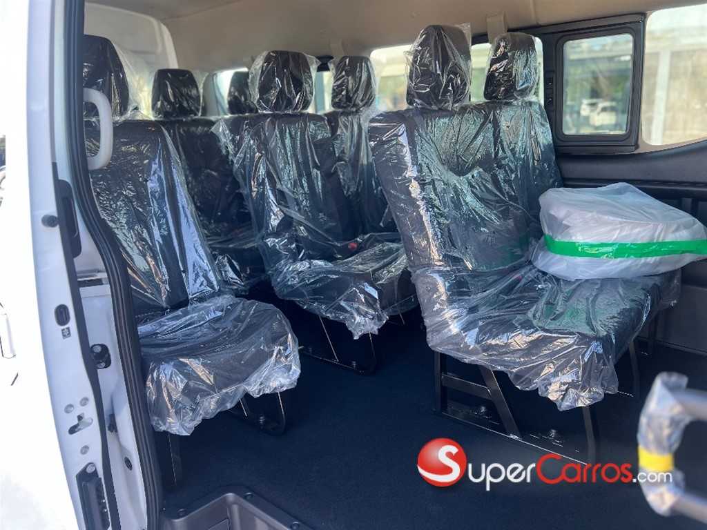 2026 Nissan Urvan — foto 9 / 12