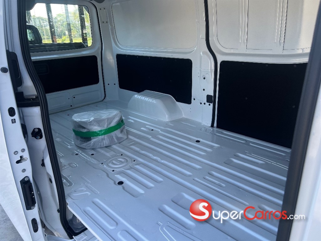 2026 Nissan Urvan Cargo — foto 7 / 10