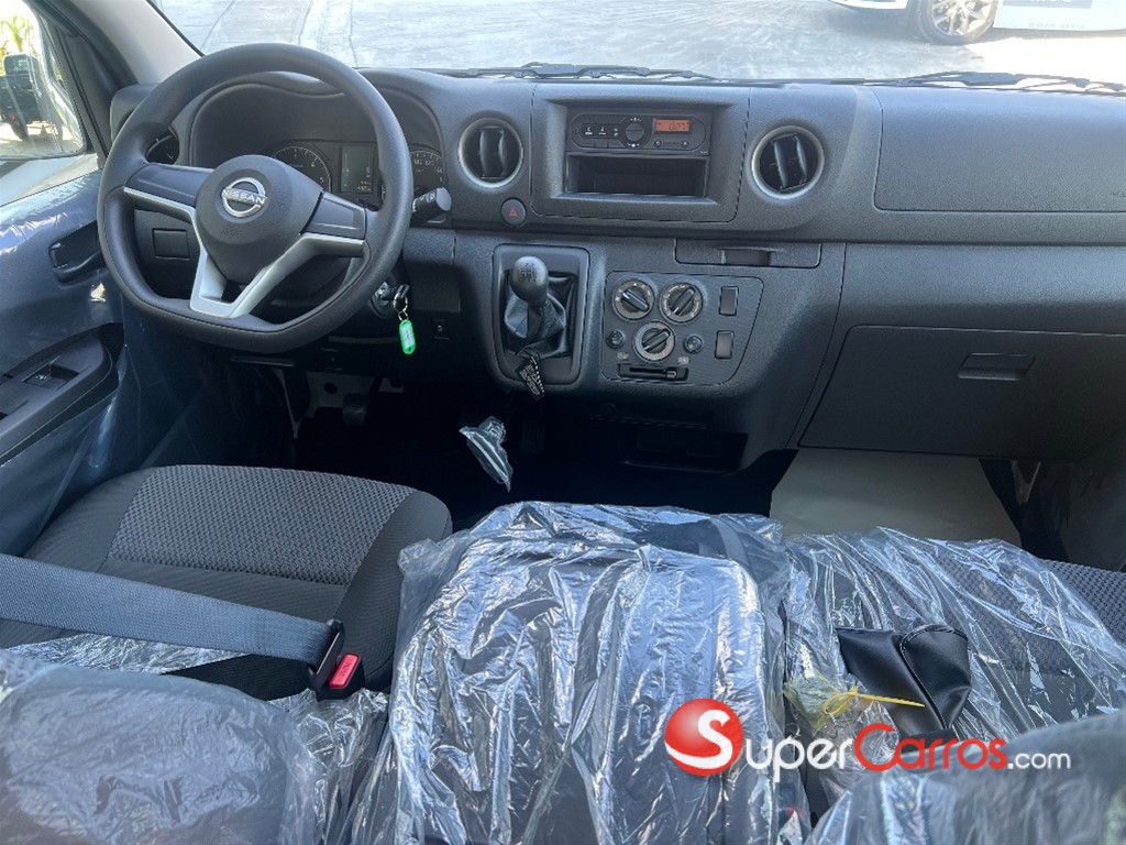 2026 Nissan Urvan Cargo — foto 8 / 10