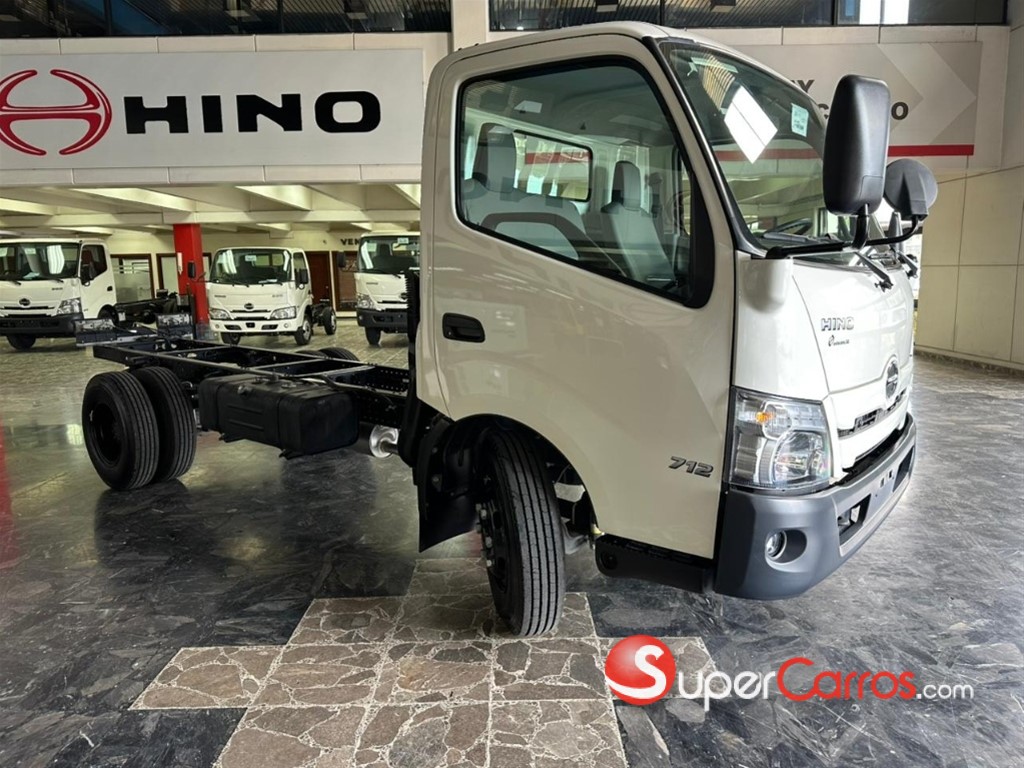 2026 Hino serie 300 XZU 710L — foto 2 / 10