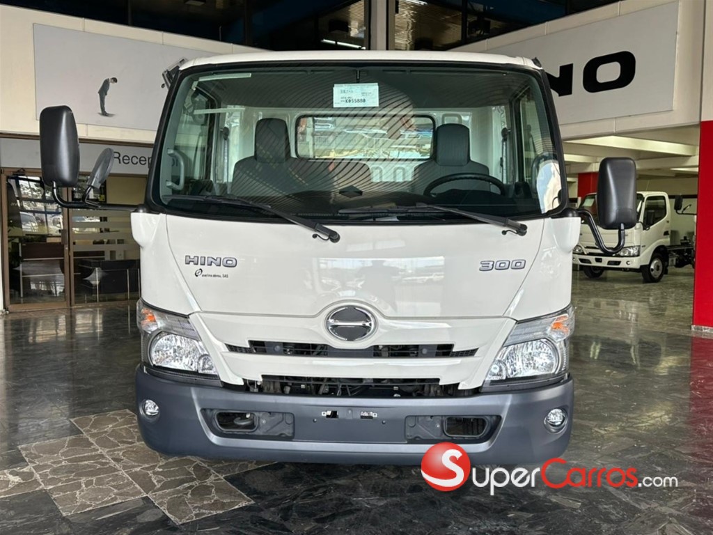 2026 Hino serie 300 XZU 710L — foto 3 / 10