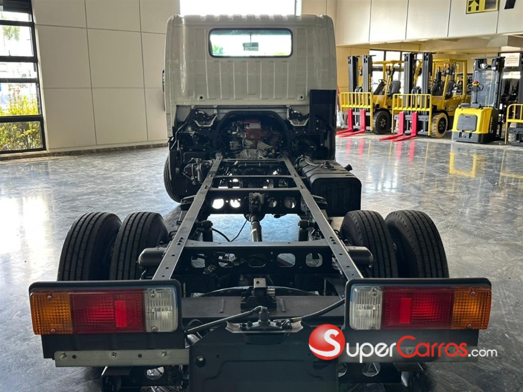 2026 Hino serie 300 XZU 710L — foto 6 / 10