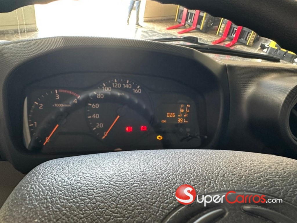 2026 Hino serie 300 XZU 710L — foto 9 / 10