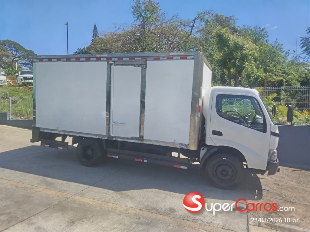 2010 Hino WU 410 L — foto 7 / 9