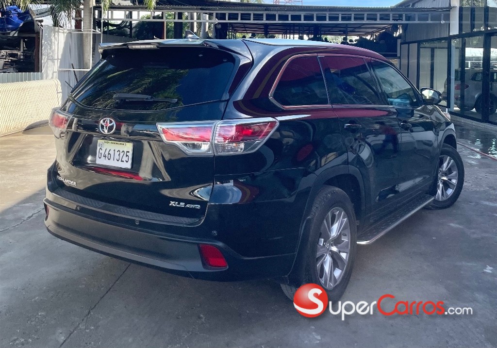 2014 Toyota Highlander XLE — foto 3 / 9