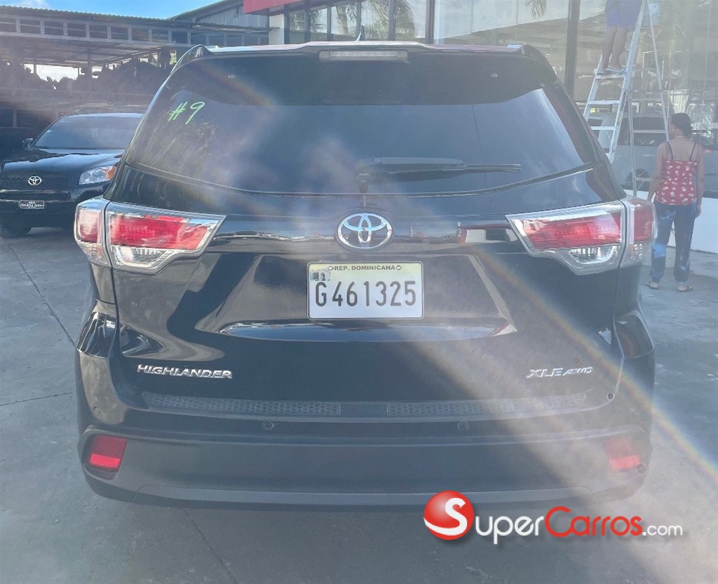 2014 Toyota Highlander XLE — foto 5 / 9