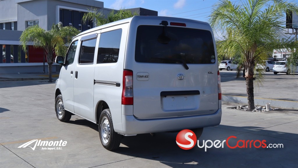 2021 Toyota Town-Ace — foto 2 / 10