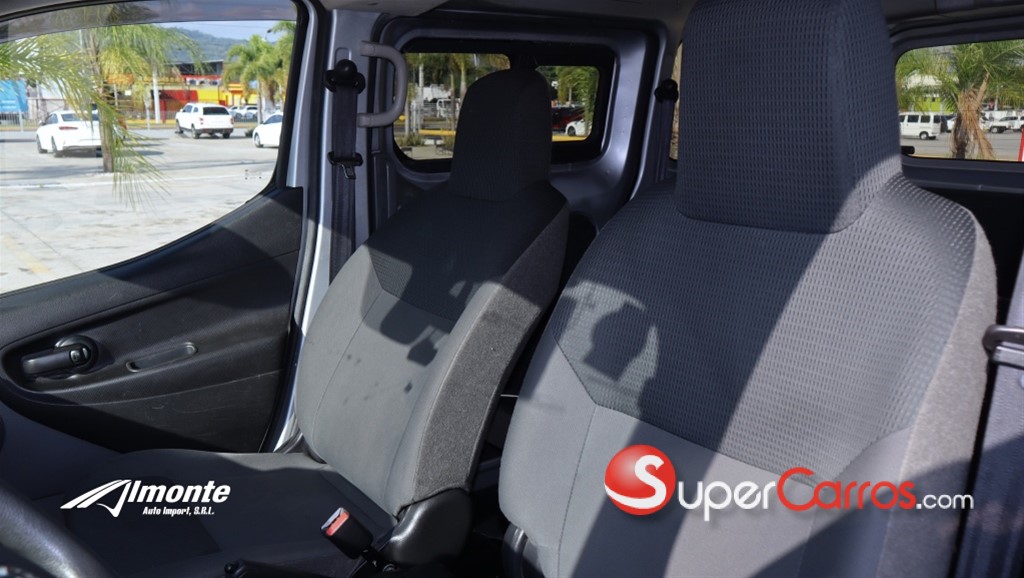 2020 Nissan NV 200 — foto 5 / 10