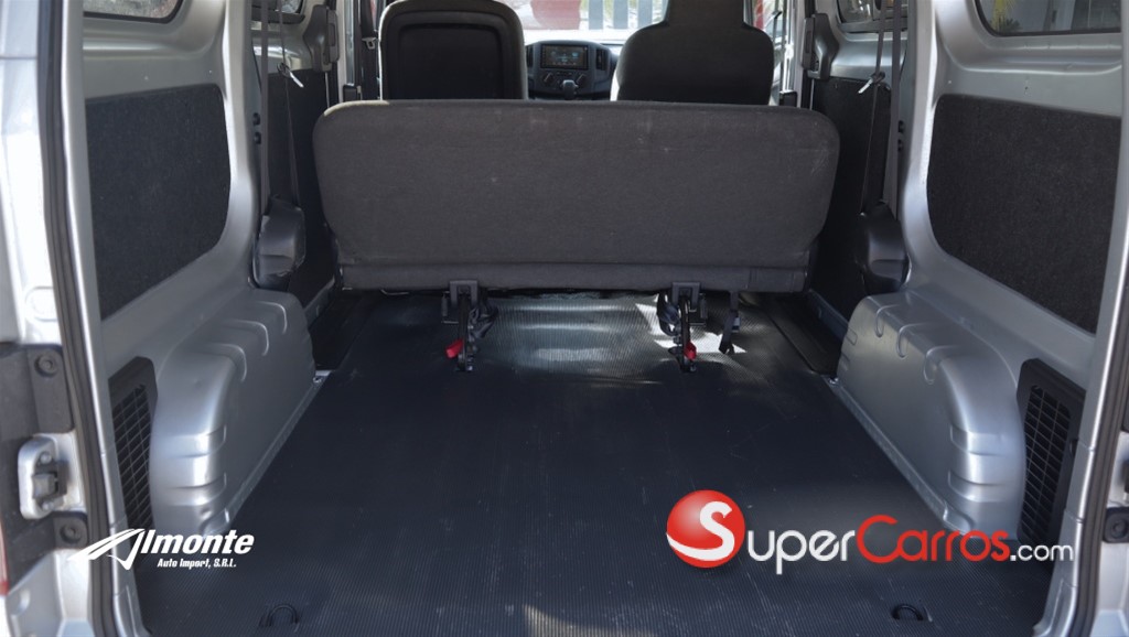 2020 Nissan NV 200 — foto 8 / 10