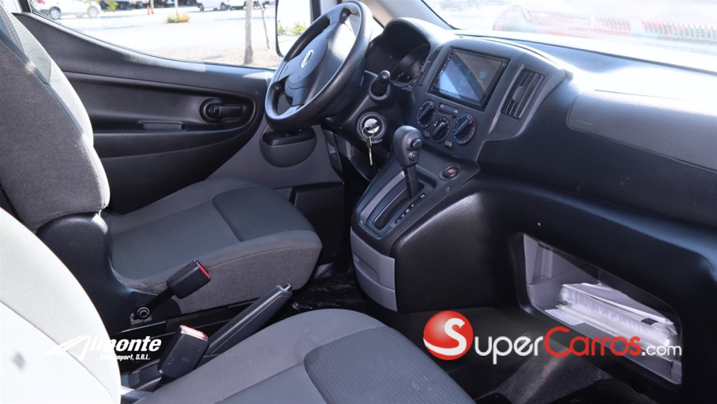 2020 Nissan NV 200 — foto 9 / 10
