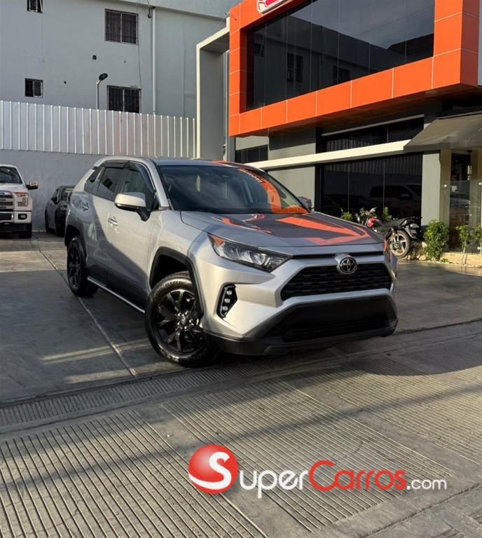 2022 Toyota RAV4 LE