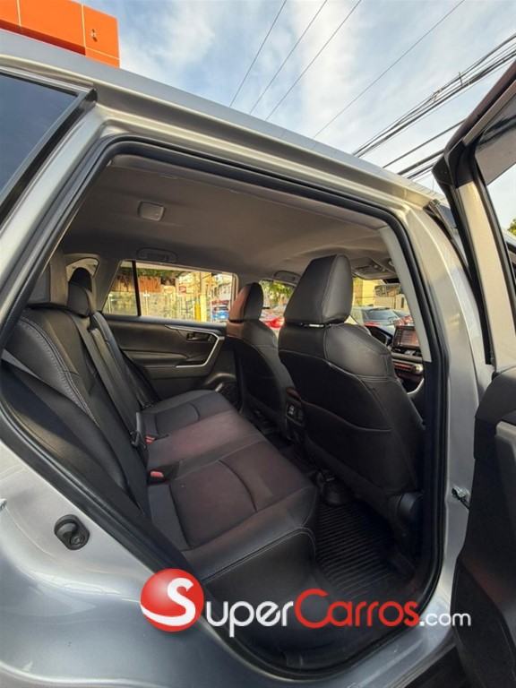 2022 Toyota RAV4 LE — foto 5 / 10