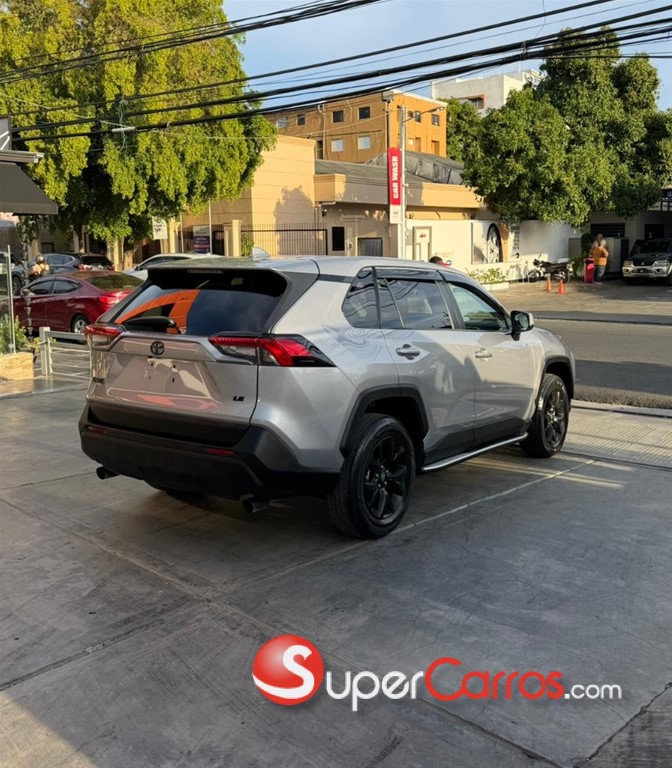2022 Toyota RAV4 LE — foto 7 / 10