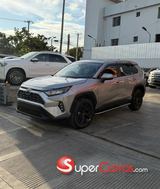 2022 Toyota RAV4 LE — foto 9 / 10