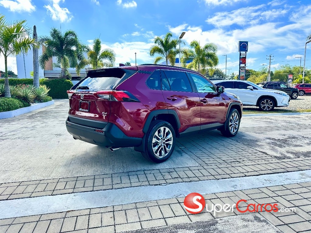 2020 Toyota RAV4 XLE Premium — foto 6 / 12
