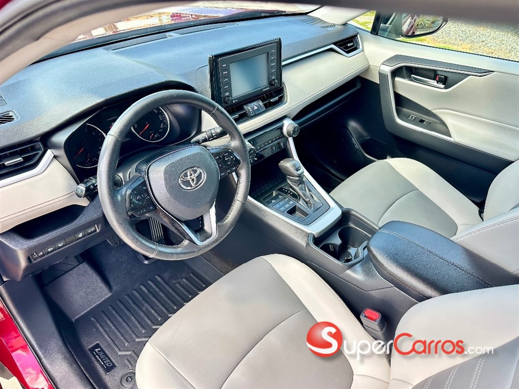 2020 Toyota RAV4 XLE Premium — foto 8 / 12