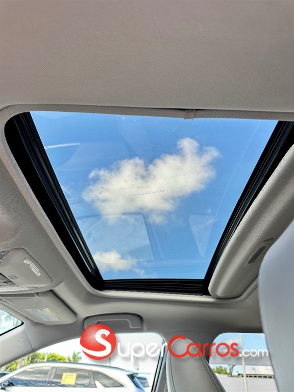 2020 Toyota RAV4 XLE Premium — foto 9 / 12