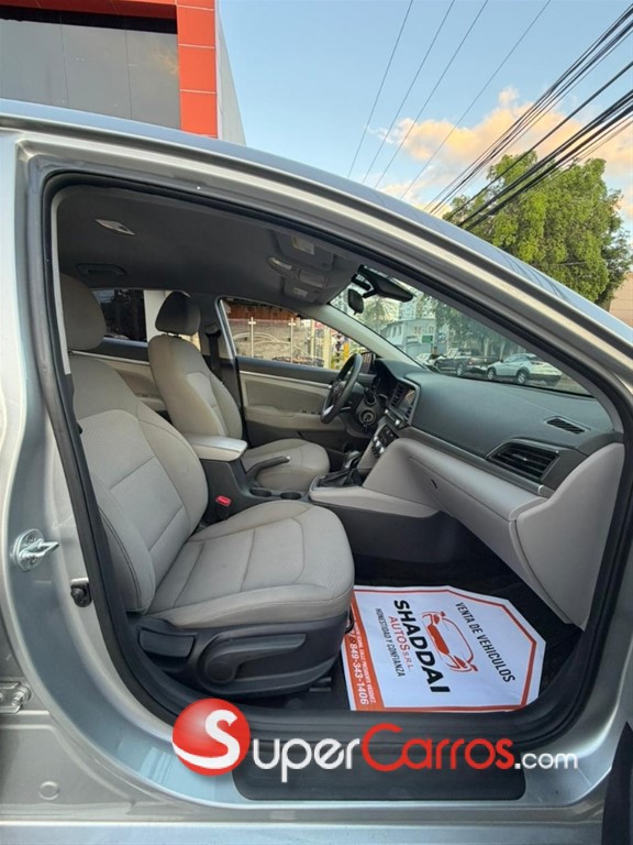 2020 Hyundai Elantra SEL — foto 5 / 9