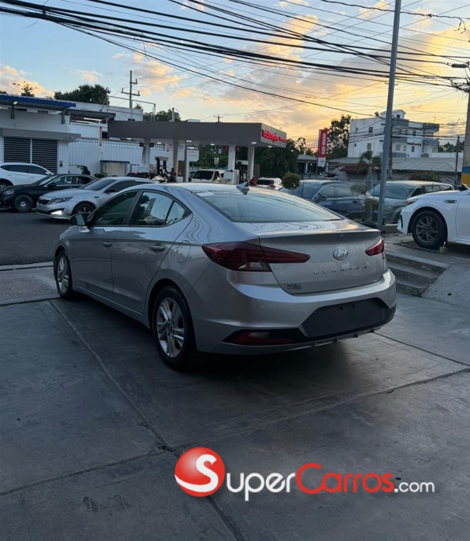 2020 Hyundai Elantra SEL — foto 7 / 9