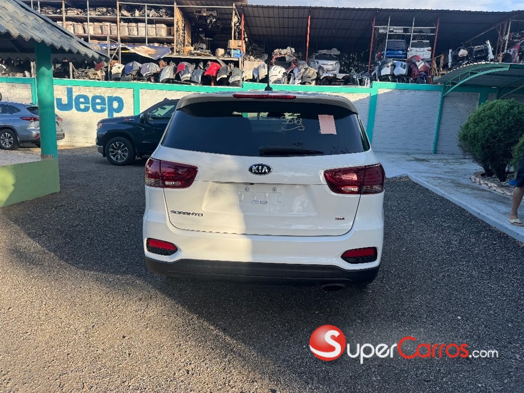 2020 Kia Sorento LX — foto 8 / 11