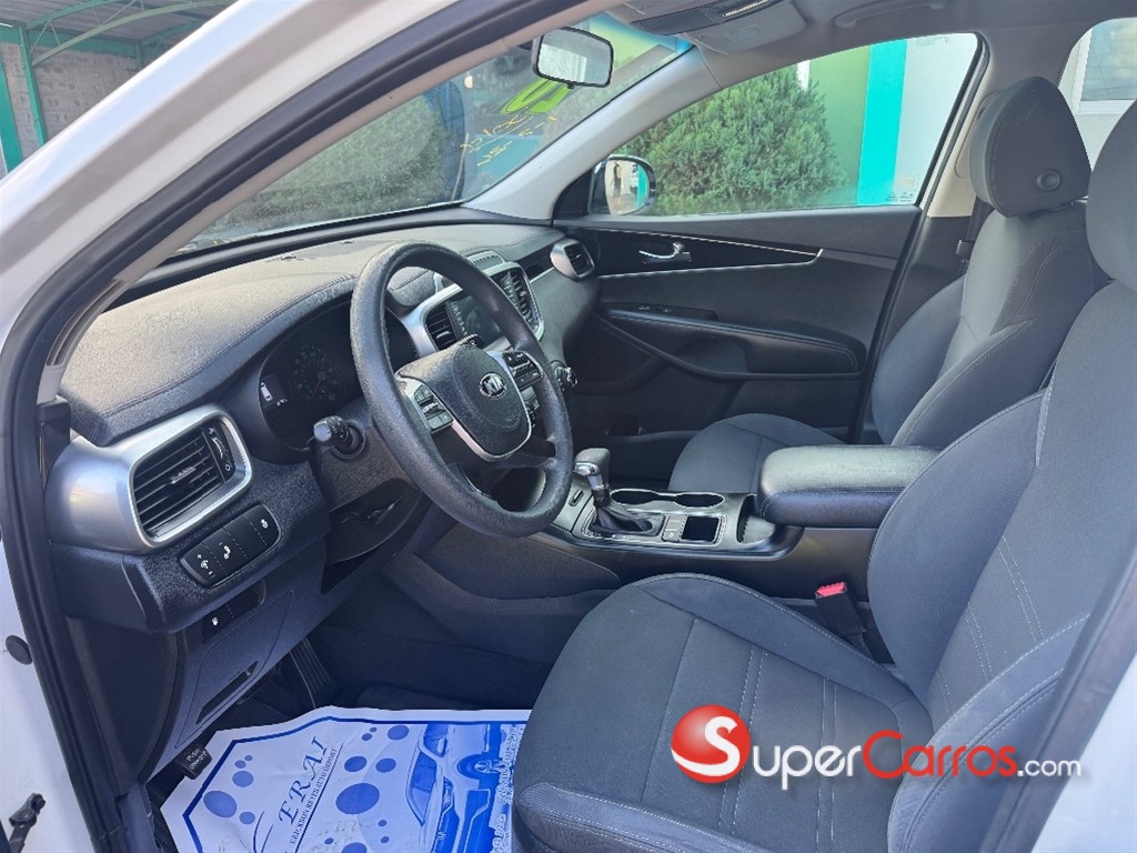 2020 Kia Sorento LX — foto 9 / 11