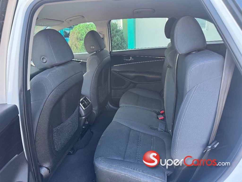2020 Kia Sorento LX — foto 10 / 11