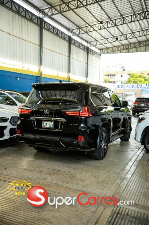 2018 Lexus LX 570 — foto 6 / 12