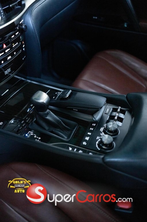 2018 Lexus LX 570 — foto 10 / 12