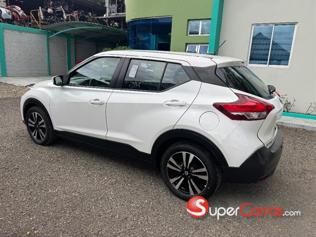 2020 Nissan Kicks SV — foto 5 / 10