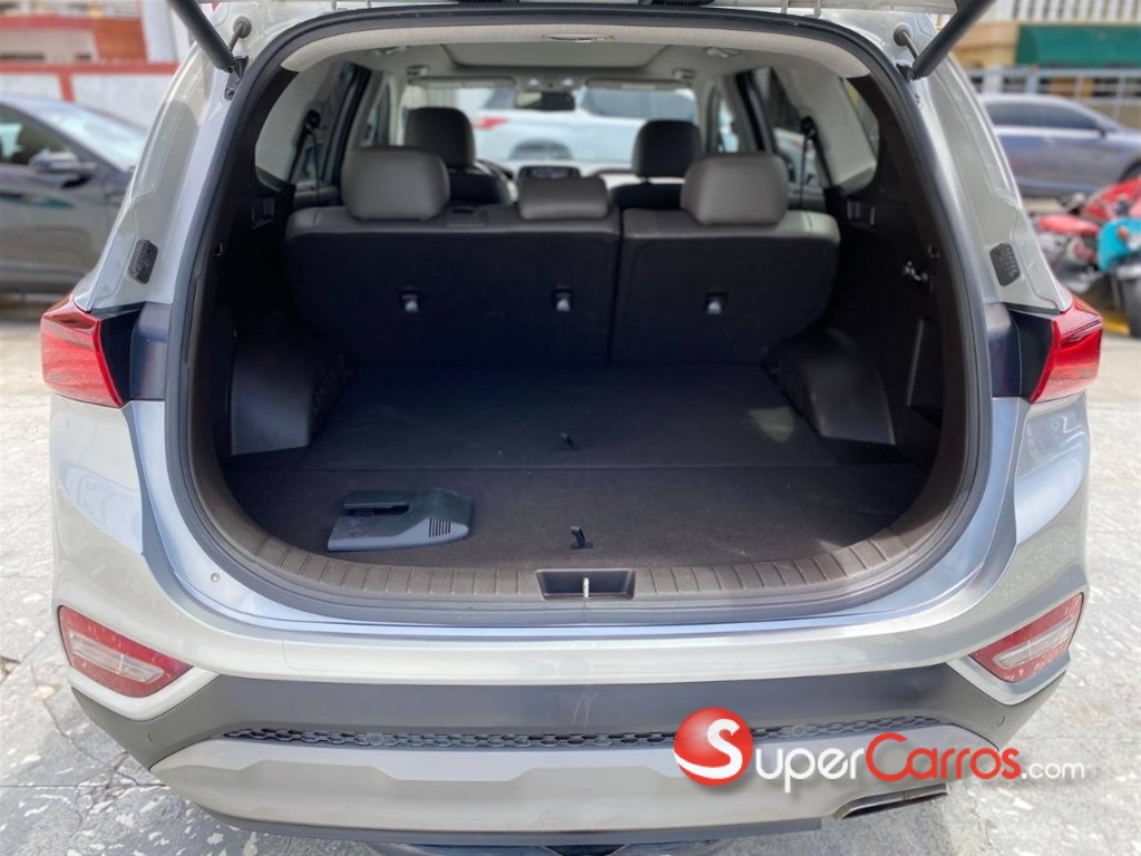 2020 Hyundai Grand Santa Fe Ultimate — foto 3 / 12