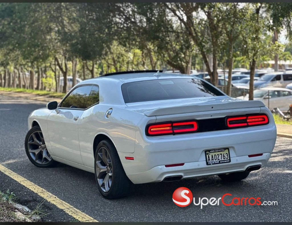 2018 Dodge Challenger SXT — foto 3 / 6