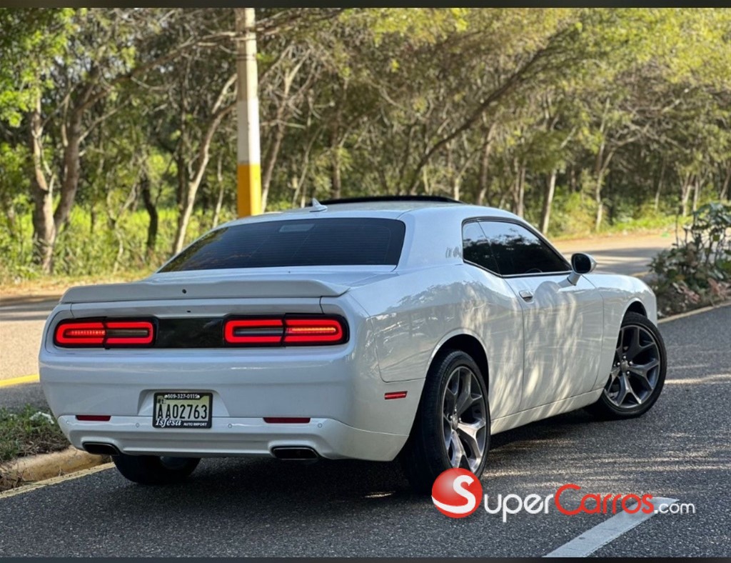 2018 Dodge Challenger SXT — foto 4 / 6