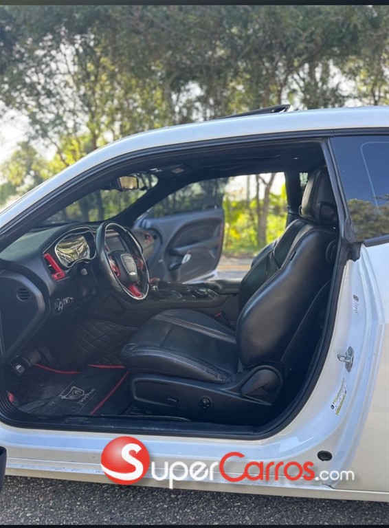 2018 Dodge Challenger SXT — foto 5 / 6