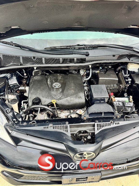 2020 Toyota Sienna LE — foto 5 / 8