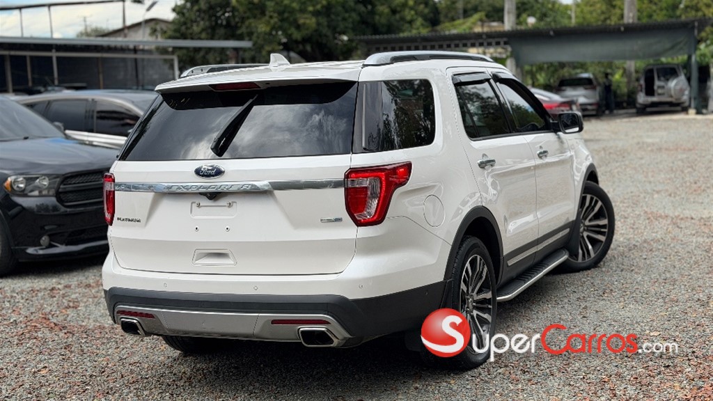 2016 Ford Explorer Platinum — foto 2 / 11