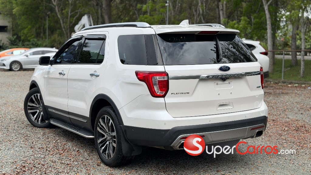 2016 Ford Explorer Platinum — foto 4 / 11
