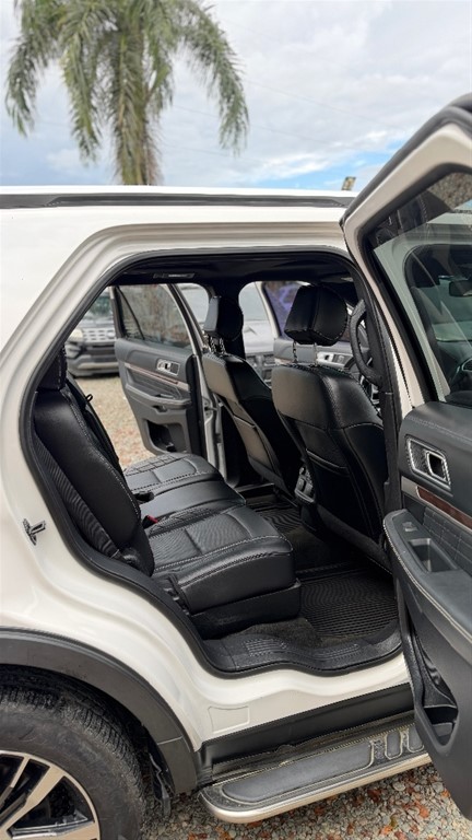 2016 Ford Explorer Platinum — foto 6 / 11
