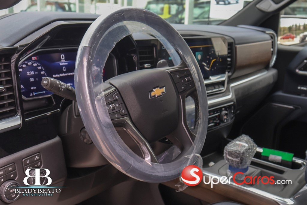 2026 Chevrolet Silverado High Country Duramax — foto 2 / 12
