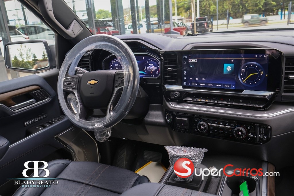 2026 Chevrolet Silverado High Country Duramax — foto 8 / 12