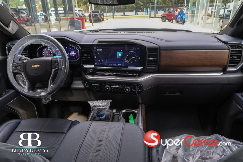 2026 Chevrolet Silverado High Country Duramax — foto 9 / 12