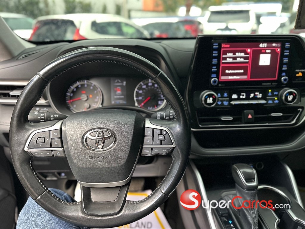 2022 Toyota Highlander LE — foto 5 / 12