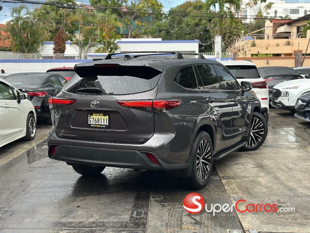 2022 Toyota Highlander LE — foto 11 / 12