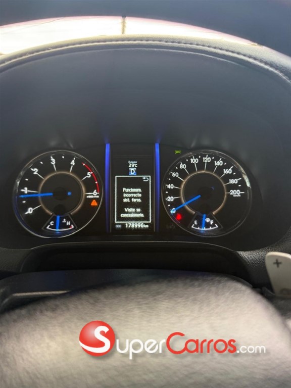 2018 Toyota Fortuner SRV — foto 9 / 12