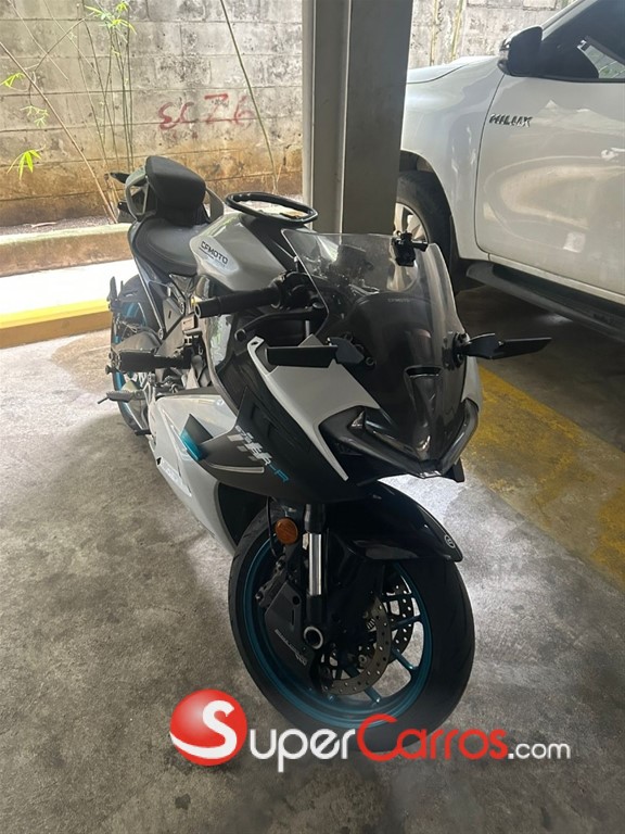 2025 CF Moto 650 — foto 8 / 10