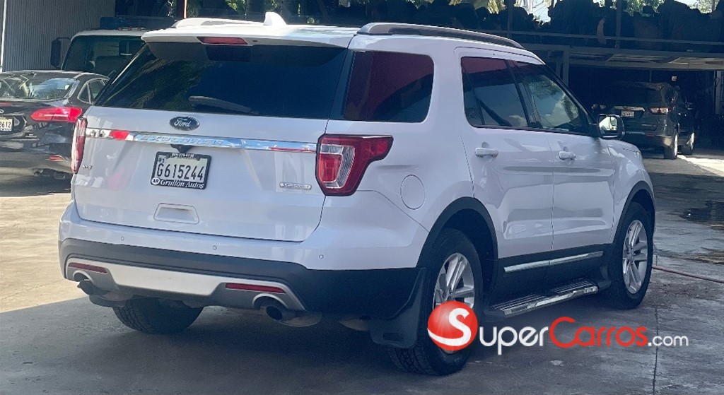 2017 Ford Explorer XLT 4WD — foto 3 / 9