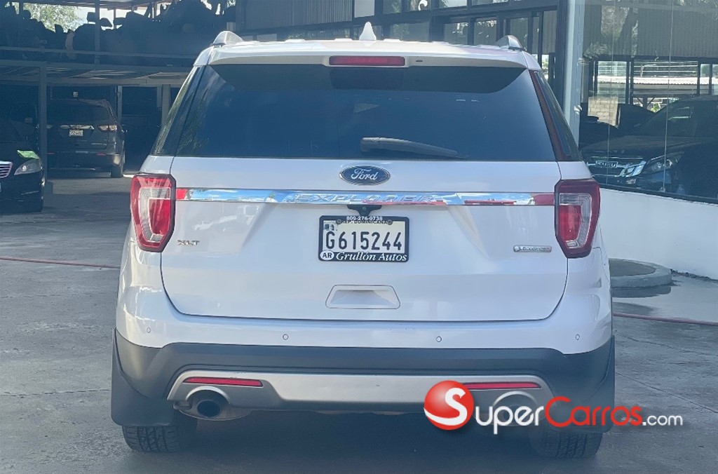 2017 Ford Explorer XLT 4WD — foto 4 / 9